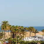 Trendy, Very Well Located Апартаменти *